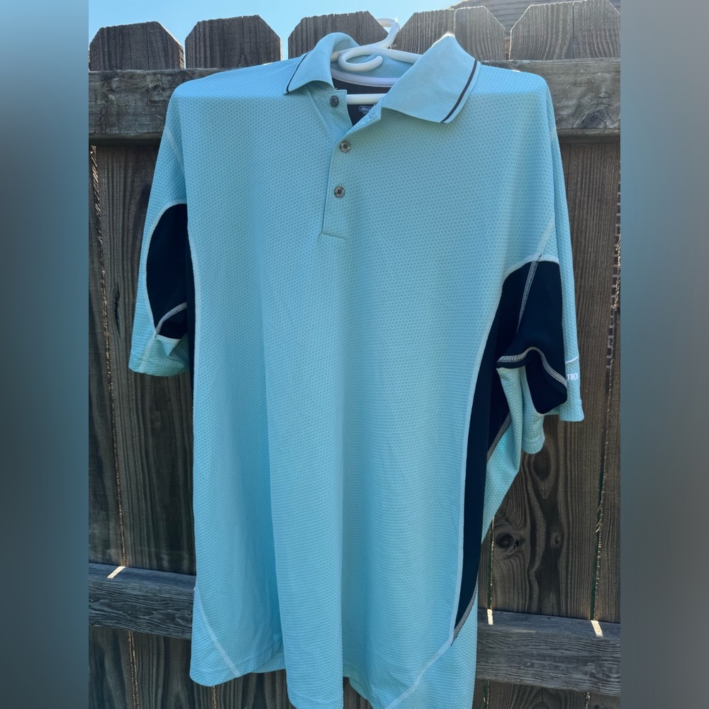 Athletic, Lightweight Performance Popover Front